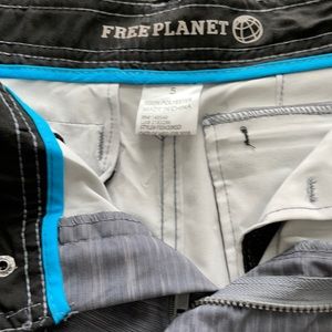 NWT Boys sz 5 FreePlanet swim trunks